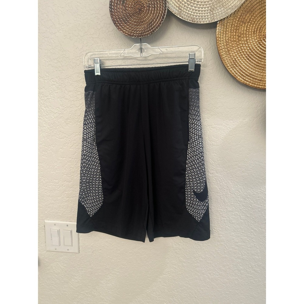 Nike Dri-FIT boys' athletic basketball shorts size‎ Small